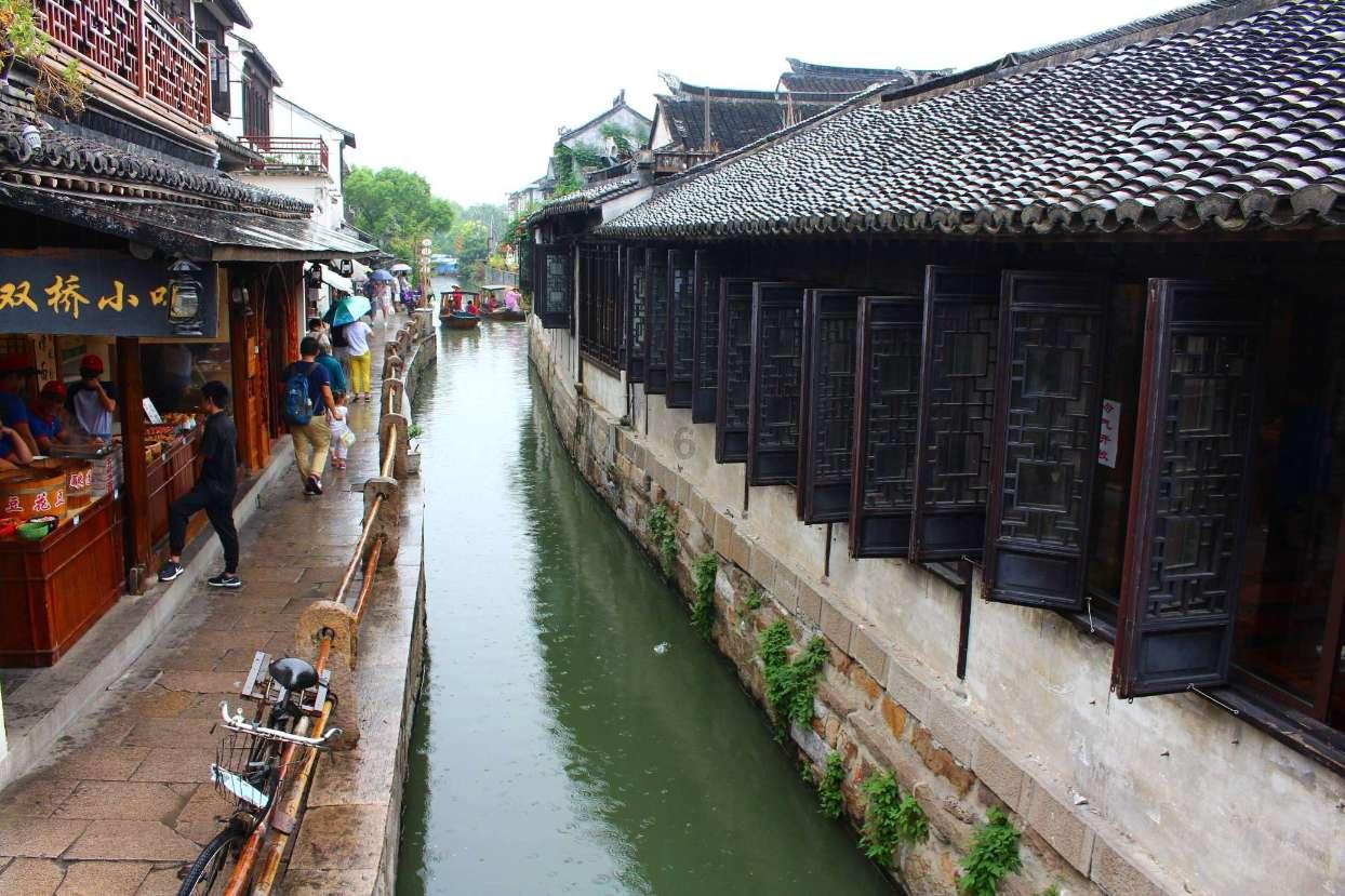 商圈升级力促春节市场开门红
